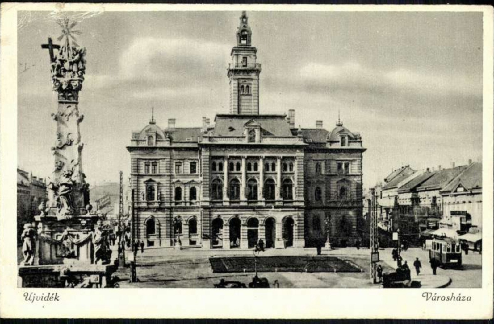 Das Stadthaus, mit Marktständen in der Nähe, Neusatz, bis Juli 1941