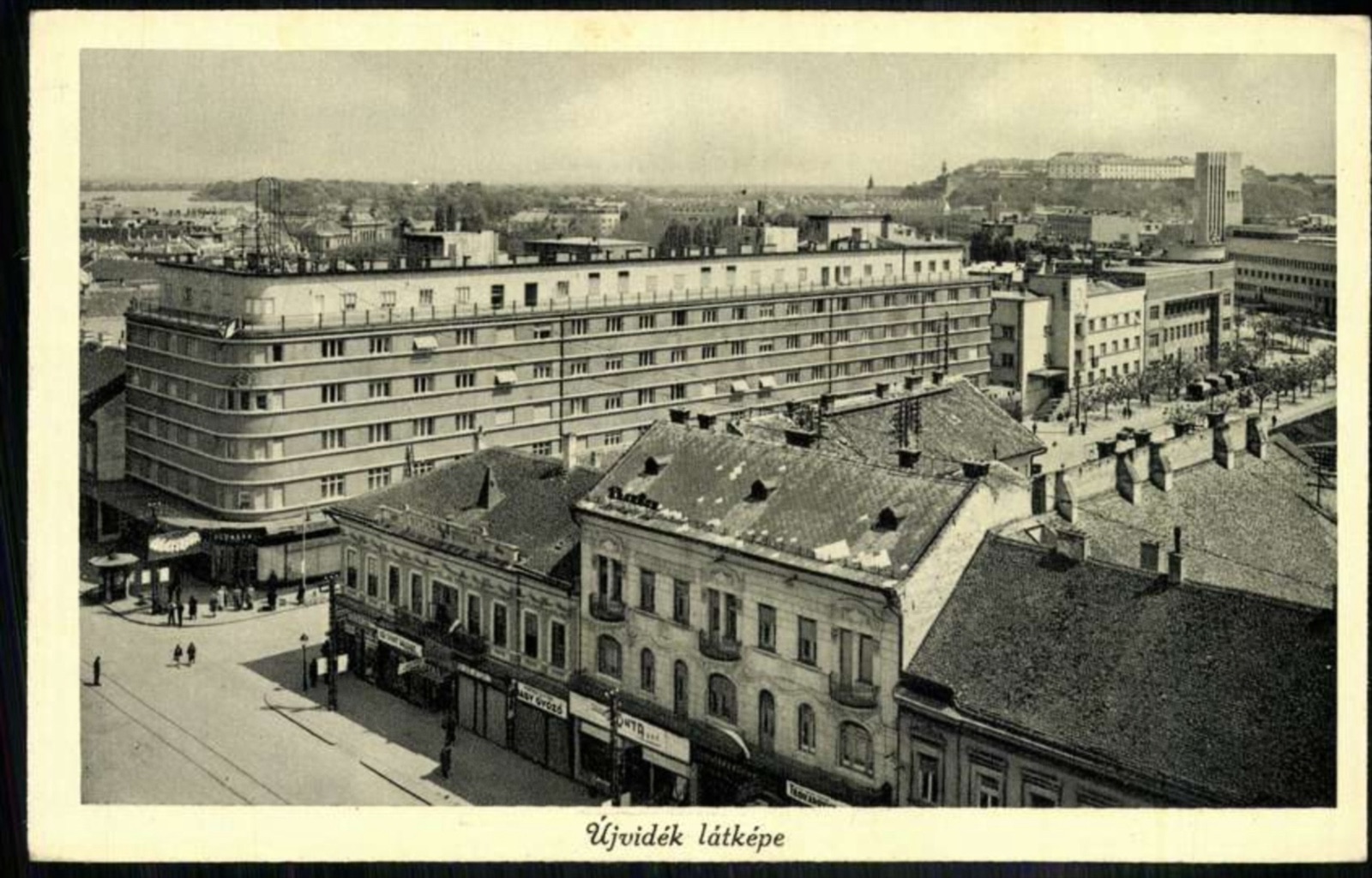 Skyline von Neusatz, ein modernes Wohnhaus und die Festung Peterwardein, Tanurdžić-Palais, 1919–1941