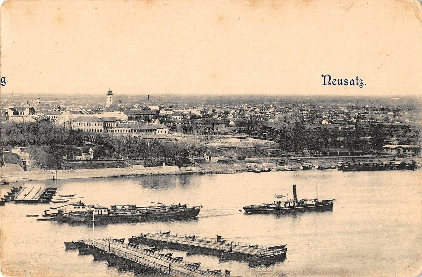 Neusatz über der Donau, mit der Pontonbrücke und Dampfern, 1910