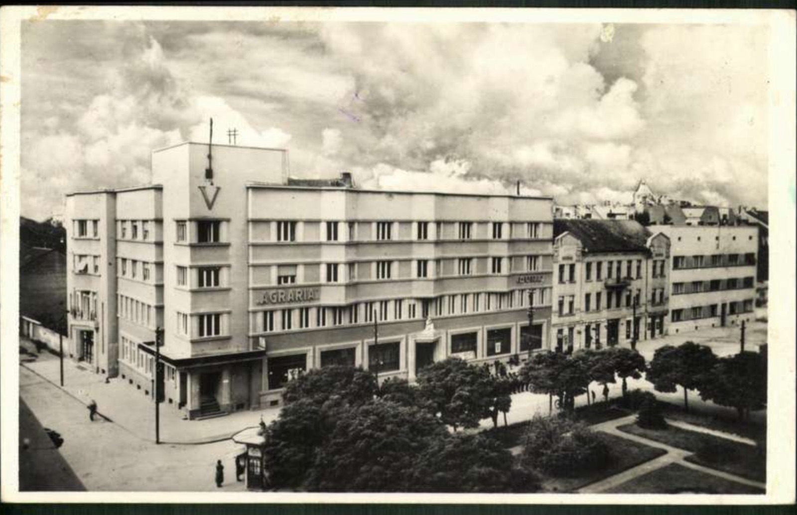 The Habag palace, a modern office building, Novi Sad, 1919–1941