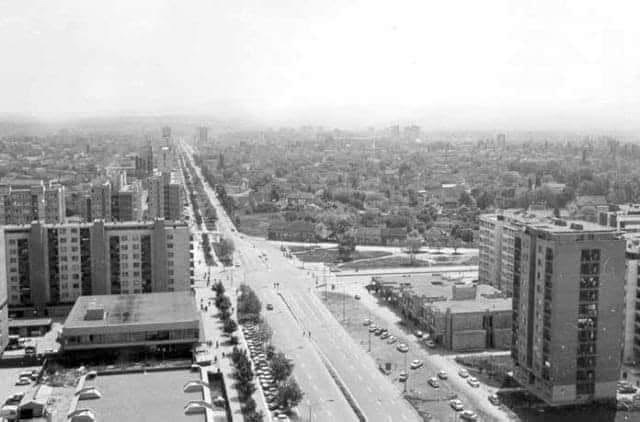 Den Boulevard der Befreiung entlang, Befreiungsboulevard, Neusatz, 1970er Jahre