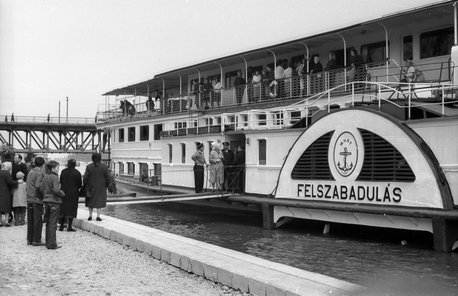 Пароброд Felszabadulas усидрен у Новом Саду, 1965, Кеј, Нови Сад