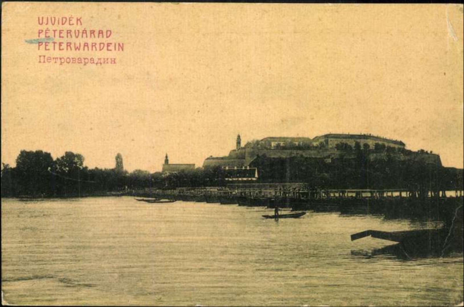 Die Festung Peterwardein, mit einem Mann, der ein Boot stakt, 1907, Neusatz