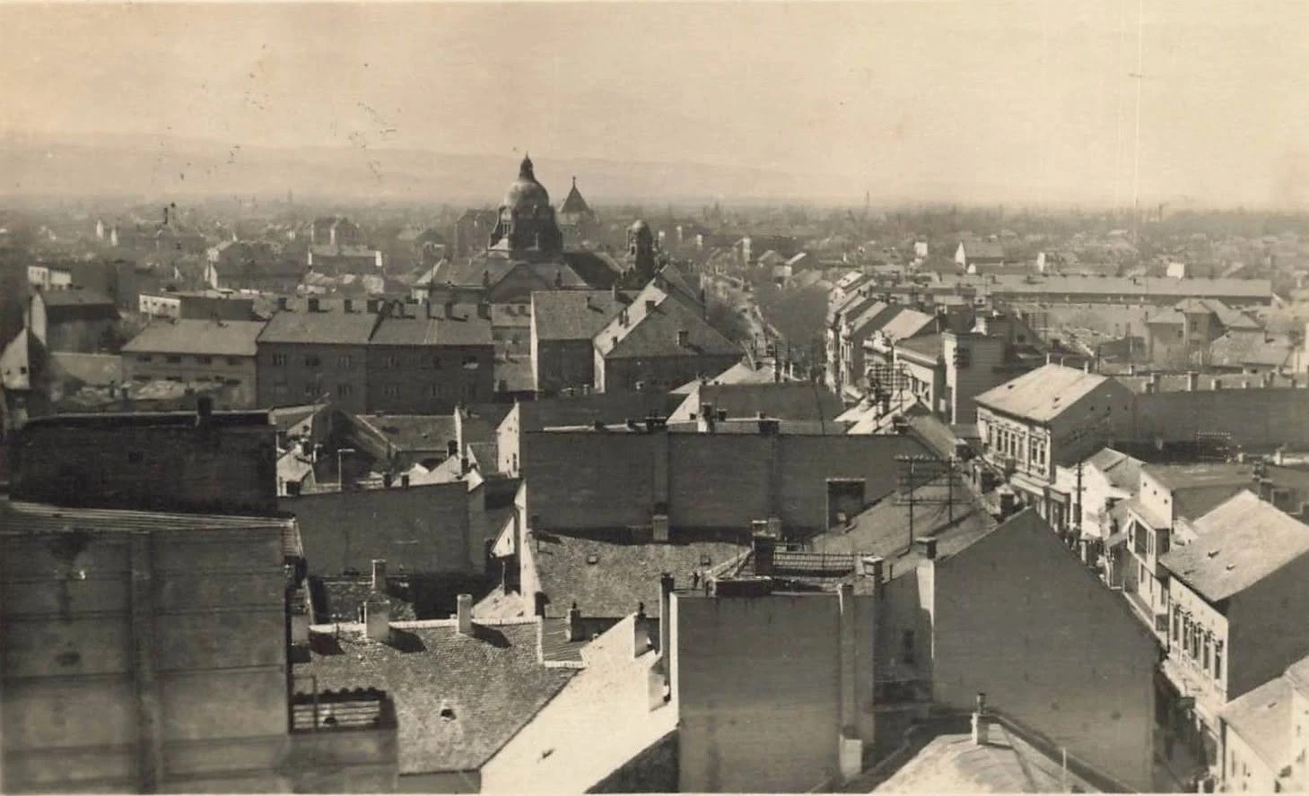 Rooftops toward the synagogue, Novi Sad, 1918-1941