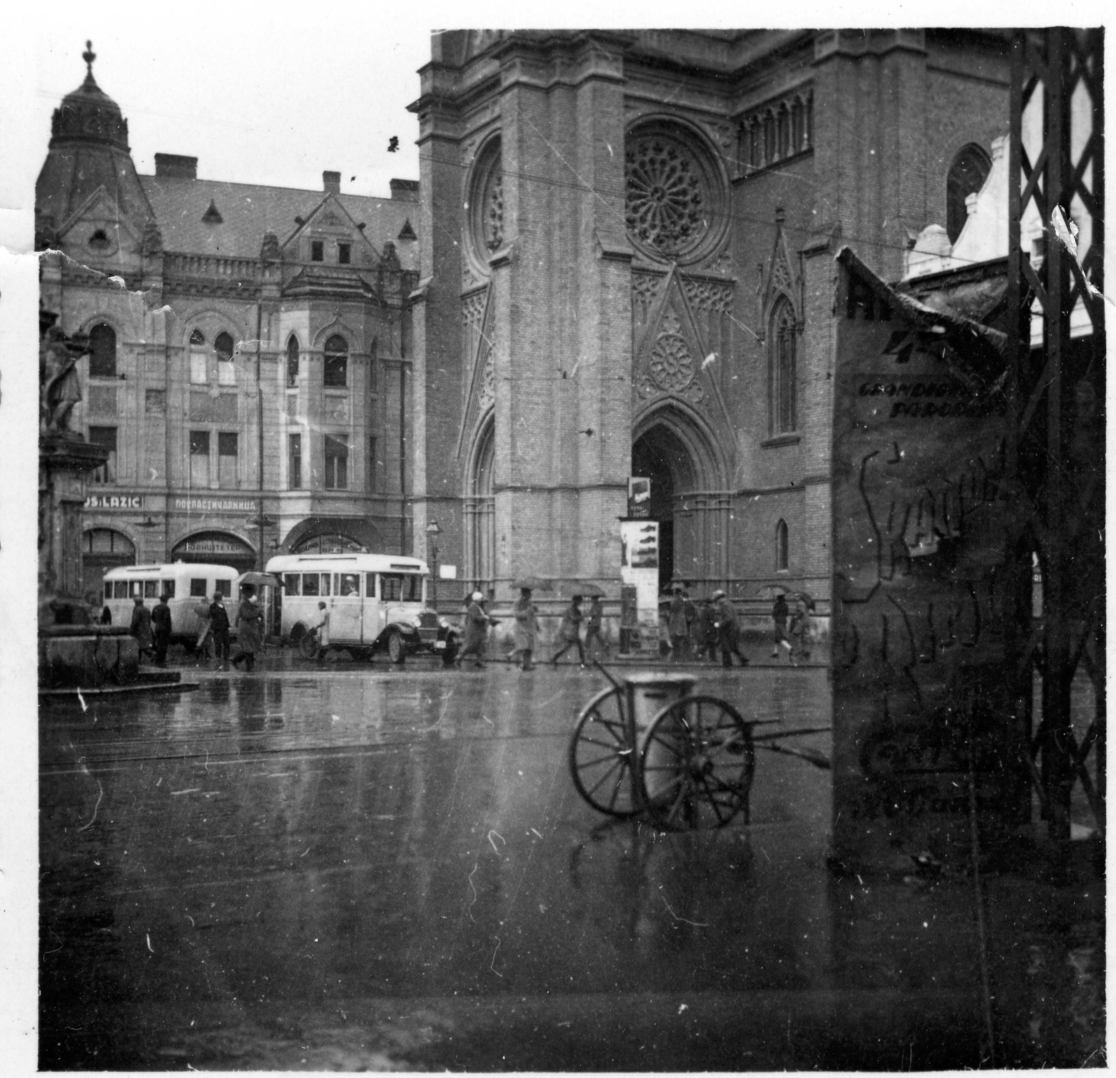 Die ersten Busse, Freiheitsplatz, Neusatz, 1931