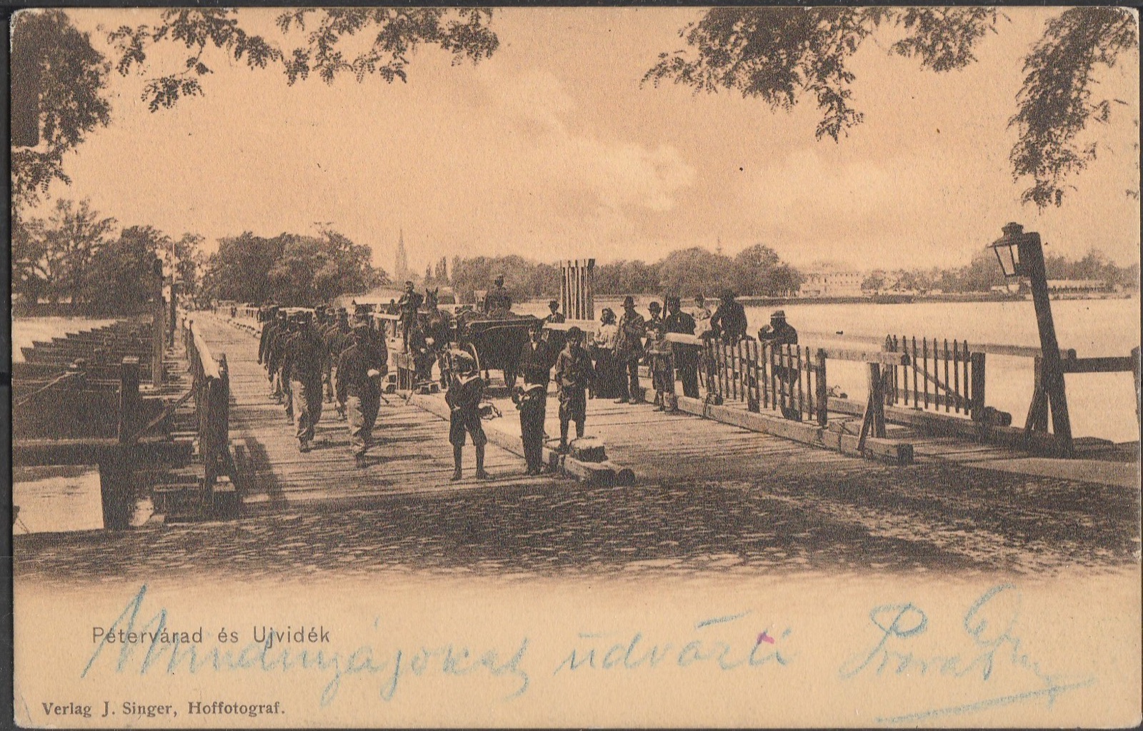 Katonák kelnek át a hajóhídon, Újvidék, 1918 előtt