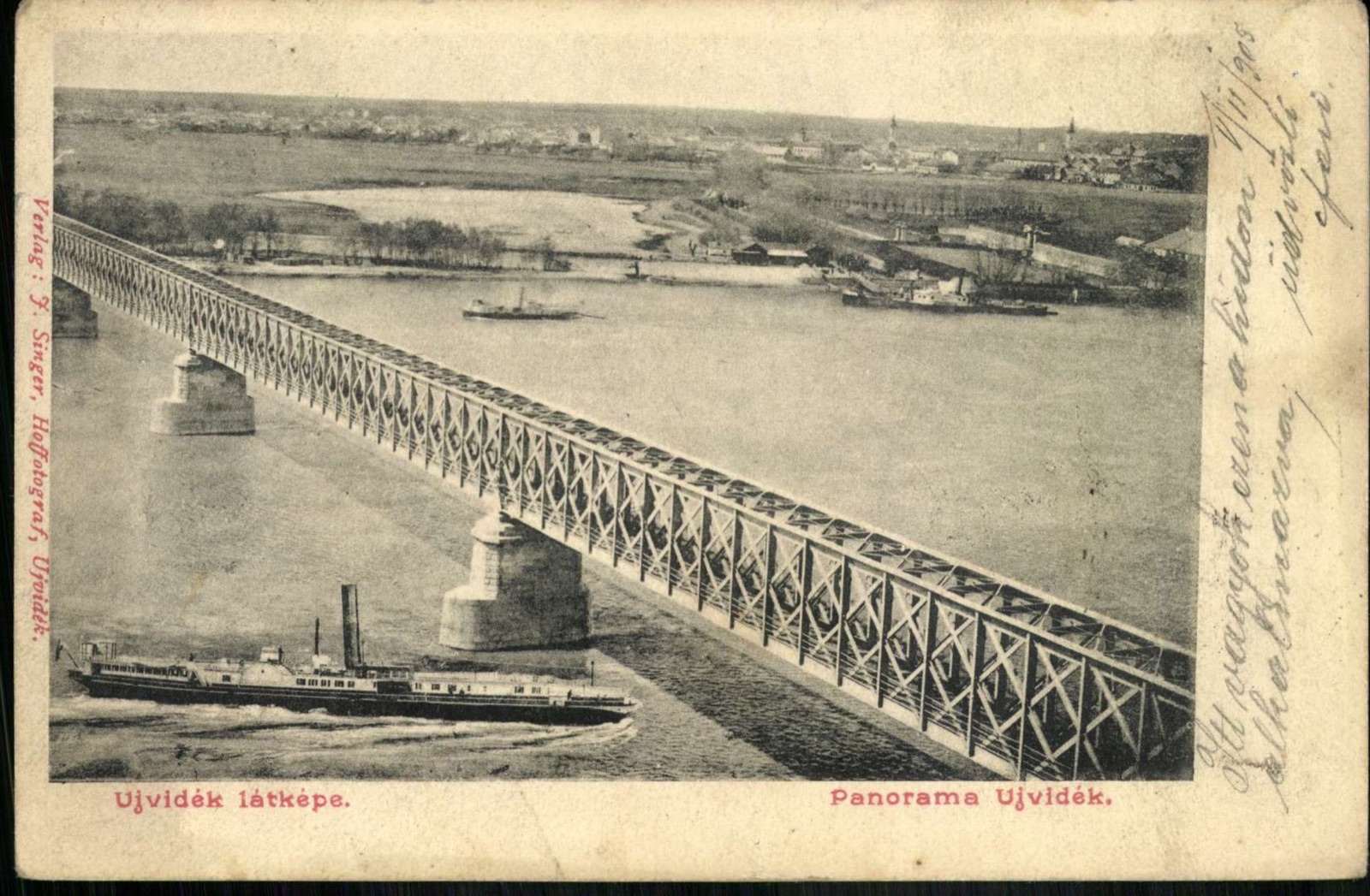 Die Brücke über die Donau, mit einem vorbeifahrenden Dampfer, Franz-Josef-Brücke, Neusatz, bis Mai 1905