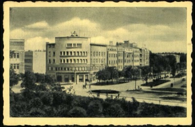 A Sculpted Figure Group on the Boulevard Corner Parapet, Queen Mary Boulevard, Novi Sad, 1941–1944