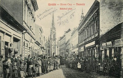 A crowd lining both sides, Jewish Street, Novi Sad, 1900–1918