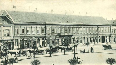 The Elizabeth Hotel, with carriages waiting, Hotel Queen Mary, Novi Sad, 1900
