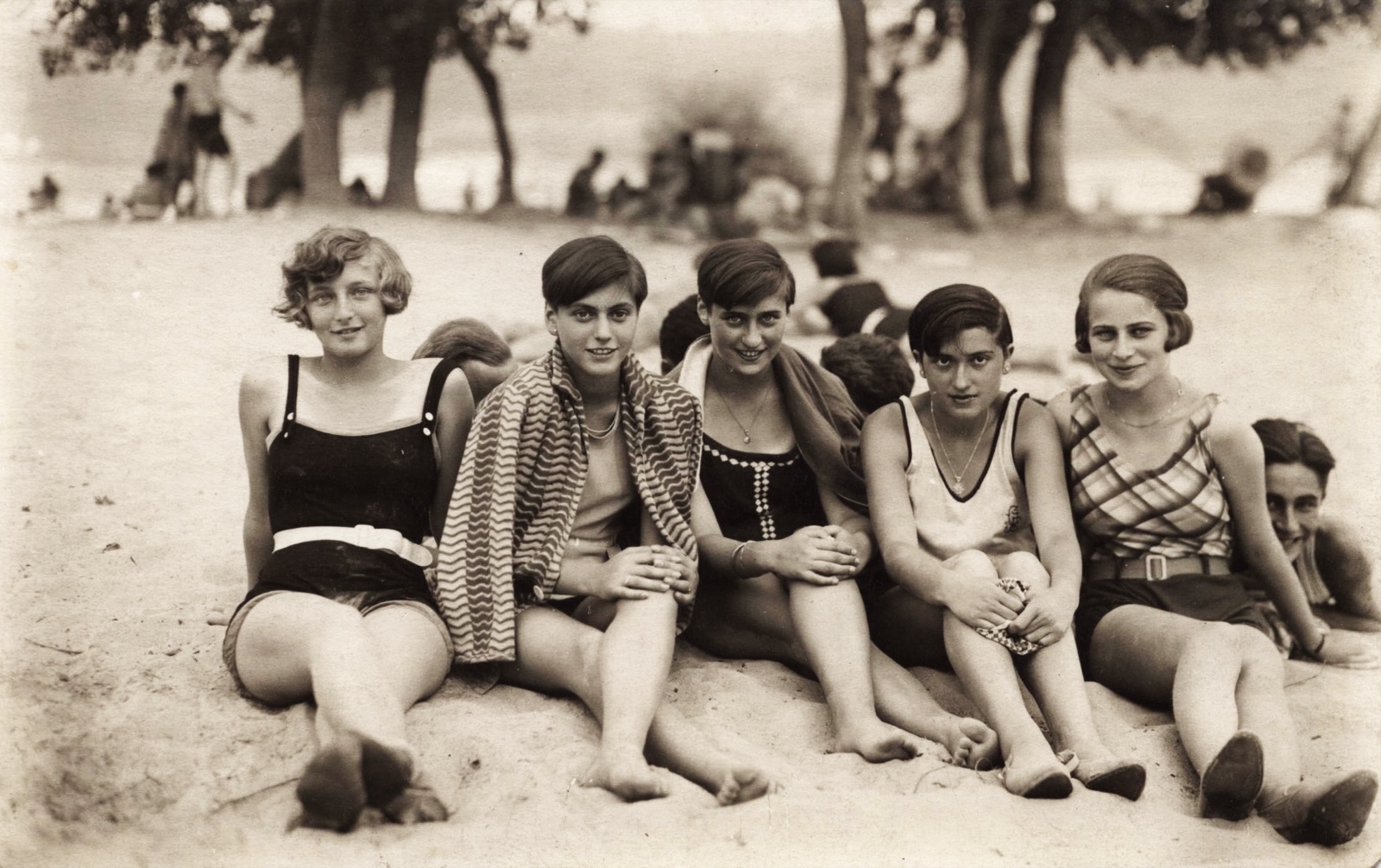 Young Women at the Danube Beach, Novi Sad, 1930, Štrand City Beach