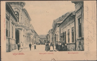 Women talking on Bread Street, Lebarski Sokak, Novi Sad, before 1918