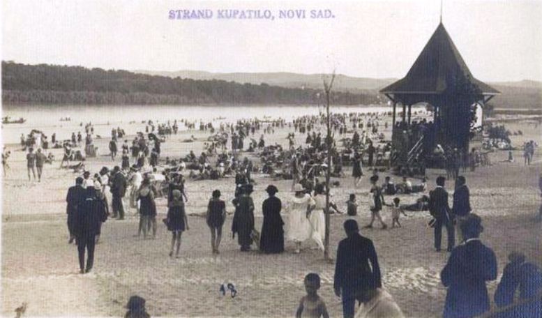 Crowds on the city beach, Štrand City Beach, Novi Sad, between the wars